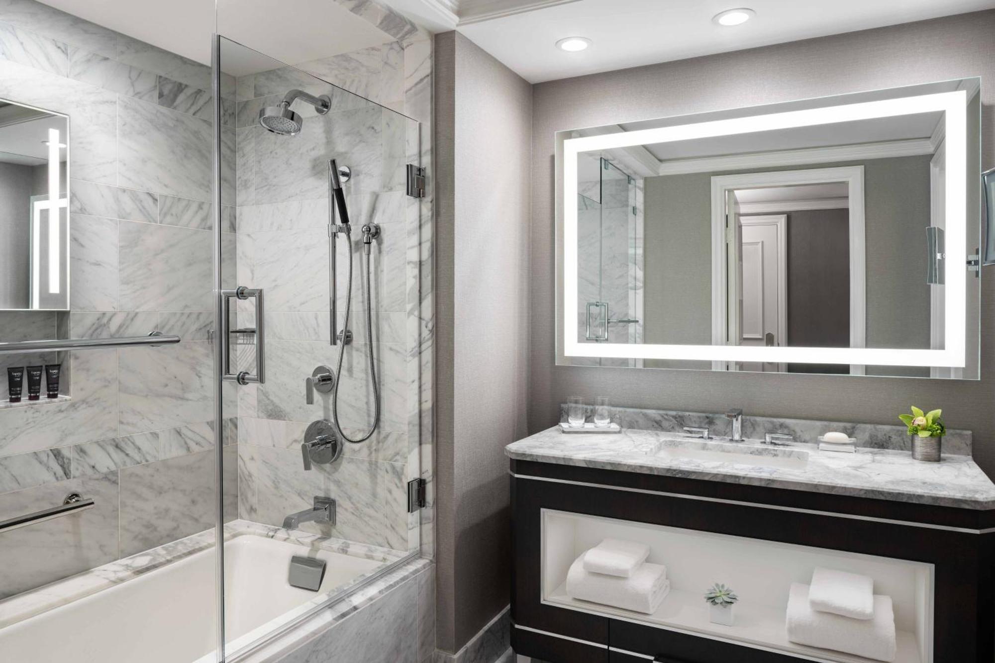 The Ritz-carlton, St. Louis
